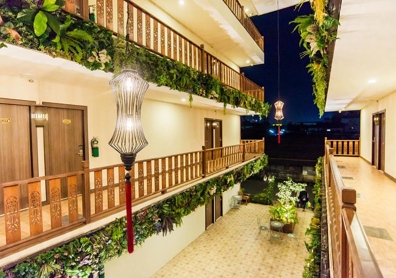 B2 Airport Hotel Chiang Mai Buitenkant foto